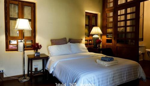 Standard Queen Room