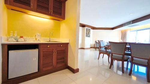 Two-Bedroom Suite