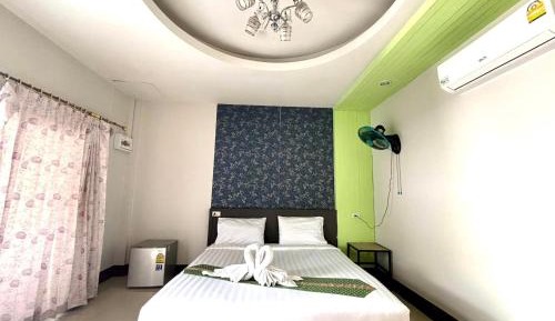 Queen Room with Pool View
