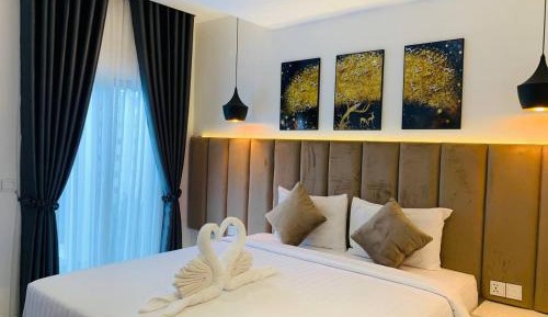 Suite with Pool View