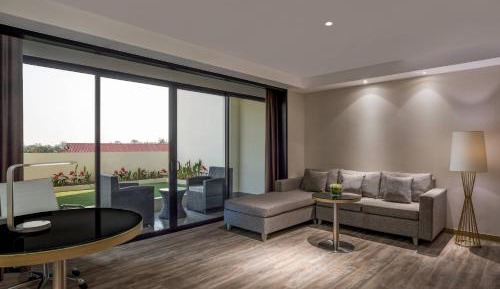 Executive room, Guest room, 1 King, Balcony