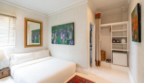 2 Bed room King size Bed and Queen size bed