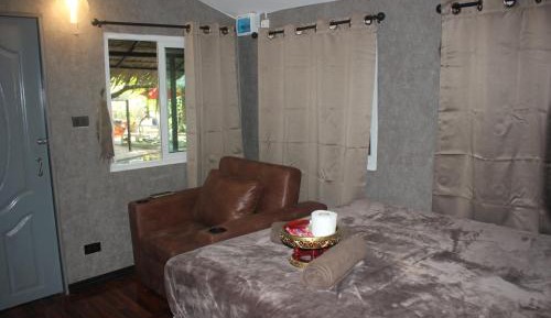 Queen Room with Garden View