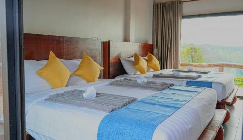 Deluxe Family Suite