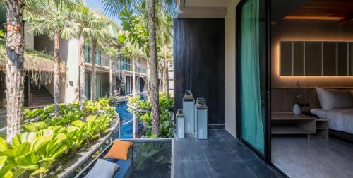 Superior Double or Twin Room with Pool Access