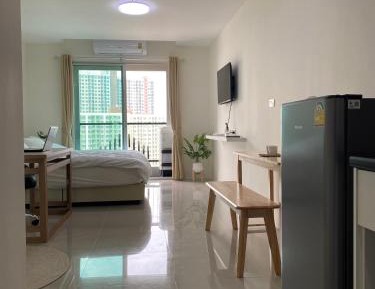Studio Apartment with Balcony