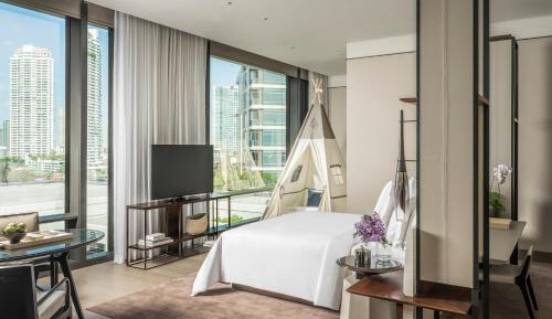 Four Seasons Family Room