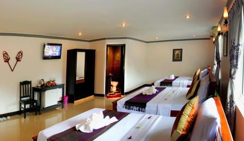 Deluxe Family Room