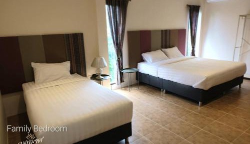 Deluxe Family Suite