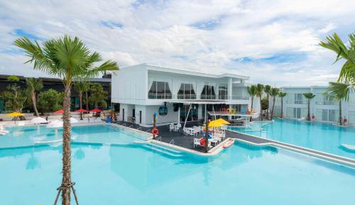 Platinum One-Bedroom Pool View
