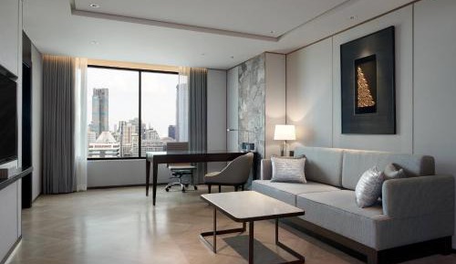 JW Suite with Lounge Access