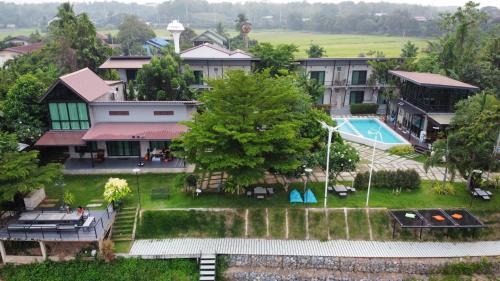 Double Room with Pool View
