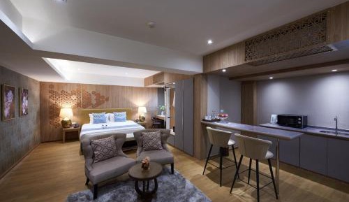 Deluxe King Room