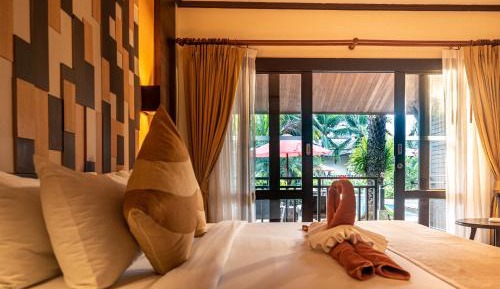 Superior Pool View King or Twin Room