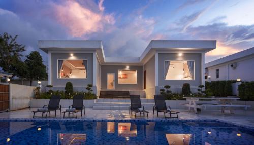 Family Suite Pool Villa 4 Bedrooms