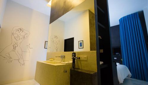 Standard King Room