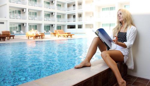 Deluxe Room With Pool Access