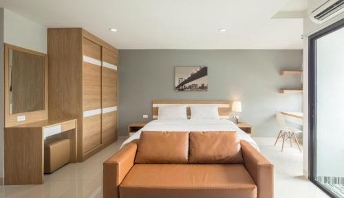Deluxe King Size Bed