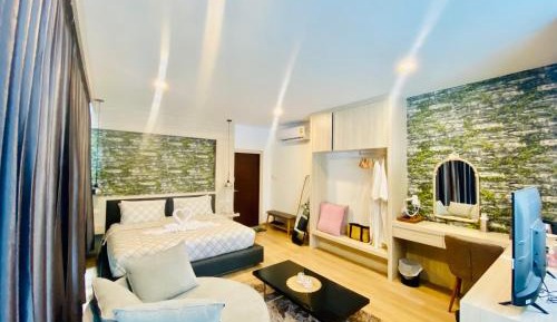 Deluxe Suite with Spa Bath