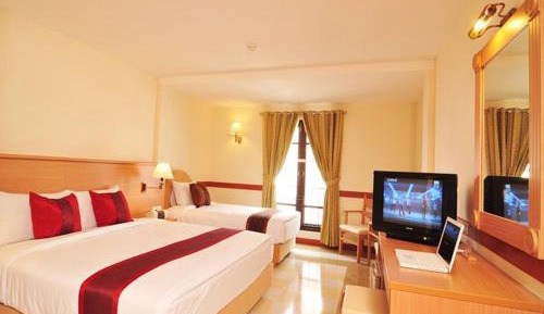 Deluxe Family Room
