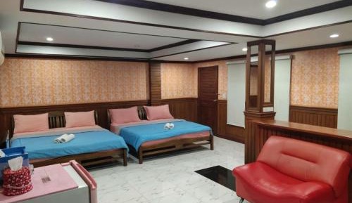 Deluxe Family Room