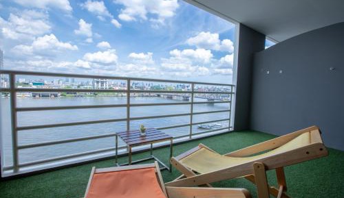 Premier Modern Riverfront