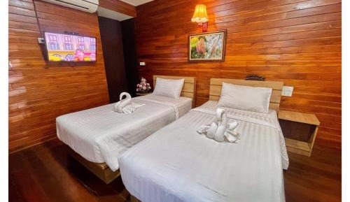 Standard Twin Room