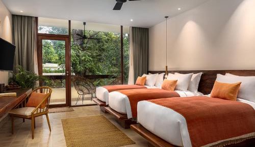 Colonial Premier Room