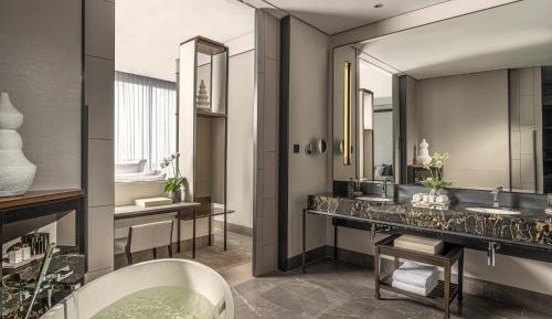 Riverside Terrace One Bedroom Suite King