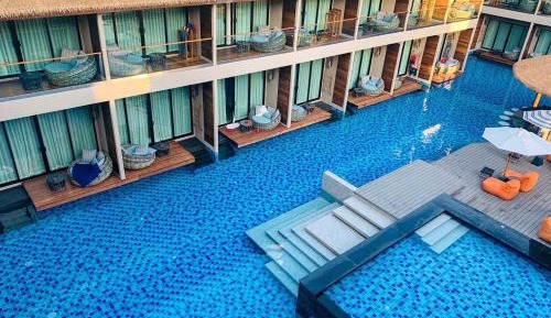 Deluxe Double or Twin Room with Pool View