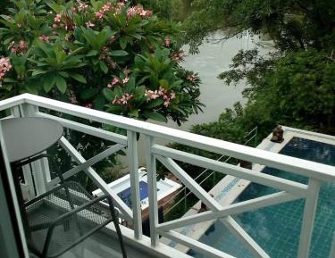 Bungalow - Water Front 