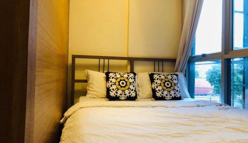 Standard Double Room with Shared Bathroom