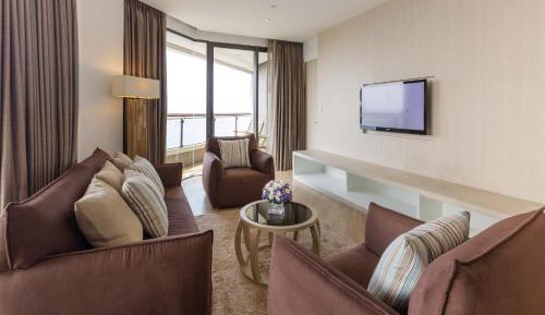 Family Suite with Club Benefits with Sea View