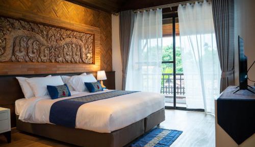 Deluxe double with balcony (wooden ceiling)