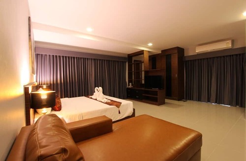 Bang Sao Thong Hotel | The Leisure Hotel