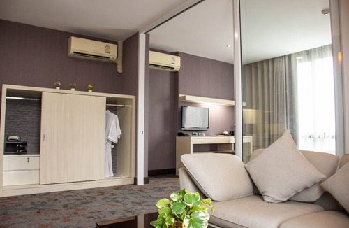 Bang Sao Thong Hotel | Chor Cher - The Luxury Green Hotel