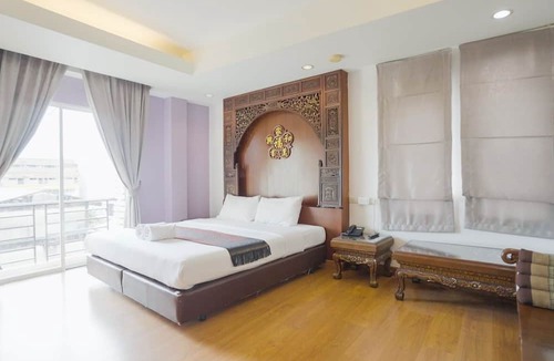 Talat Yot Hotel | Korbua House