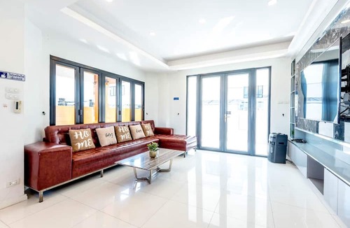 Nong Prue Villa | Exquisite Pool Villa B