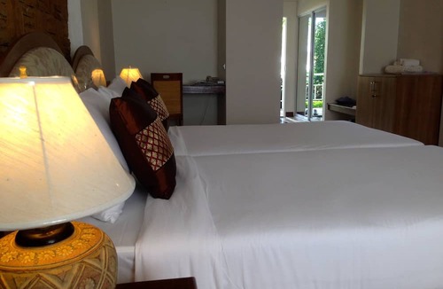 Si Racha Resort | Suwan Driving Range and Resort