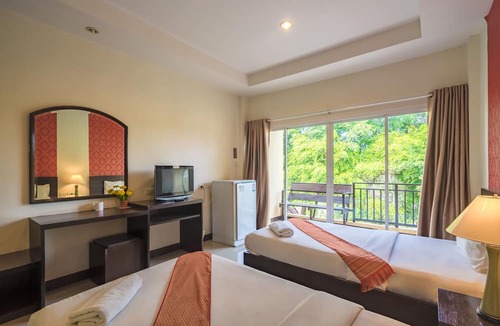 Khlong Song Ton Nun Hotel | Suphan Lake Hometel