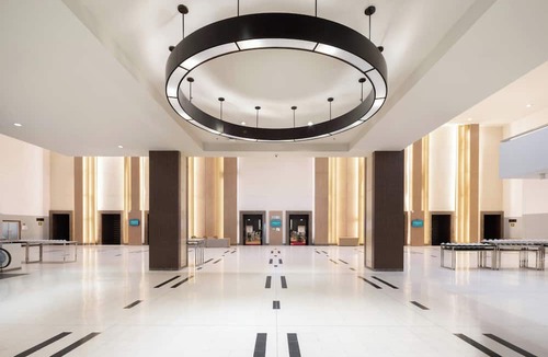 Thung Song Hong Hotel | Centara Life Government Complex Hotel & Convention Centre Chaeng Watthana