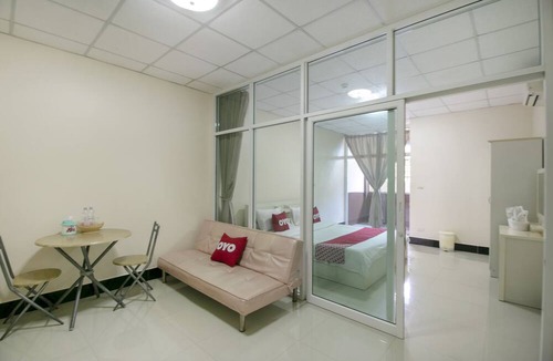 Ban Chang Hotel | OYO 75390 Sunee Place Hotel