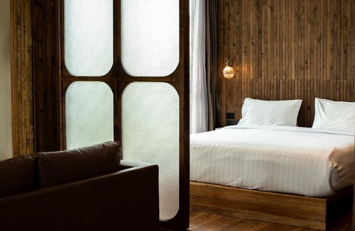 Khlong Tan Bed & Breakfast | Karaarom Hotel