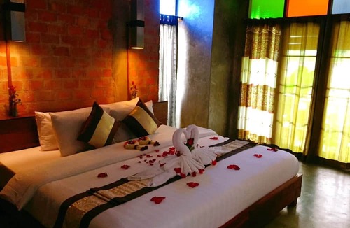 Tha Wang Tan Hotel | De Wiang Kum Kam