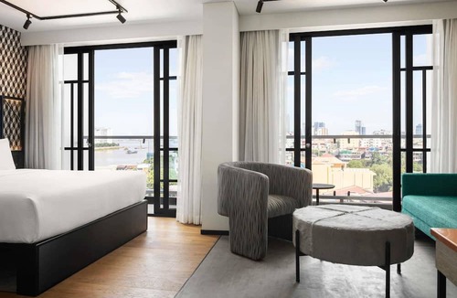 Daun Penh Hotel | TRIBE Phnom Penh Post Office Square