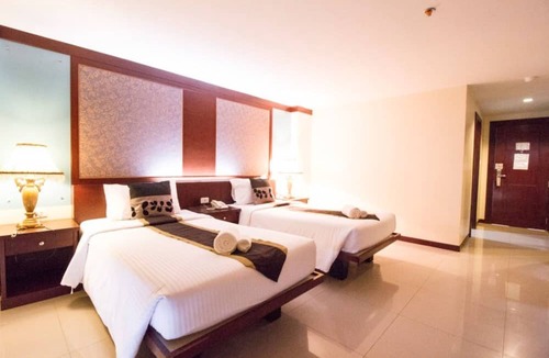 Bang Sao Thong Hotel | Convenient Grand Hotel by Zuzu
