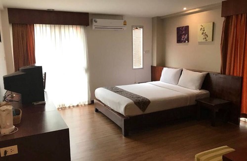 Lat Krabang Hotel | Floral Shire Resort
