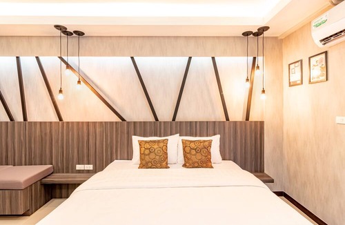 Chom Thong Hotel | Tree Place
