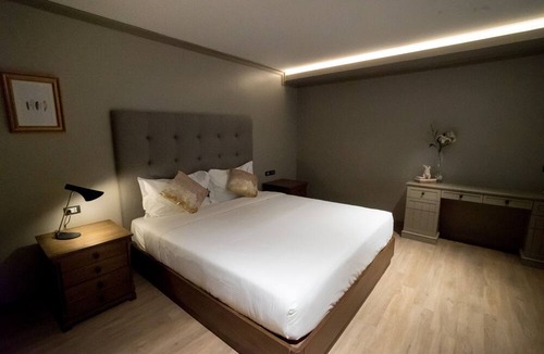 Ekkamai Apartment | Glamorous Peaceful Apt 2br 2ba Centre Wparkin 7 Mins to Bts Free Wifi