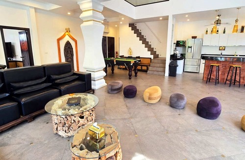 South Pattaya Villa | GOLDLAND Luxury Pool Villa Pattaya Walking Street 8 Bedrooms